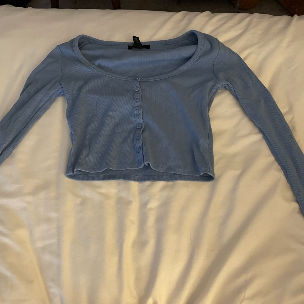 Blue button up crop long sleeve
